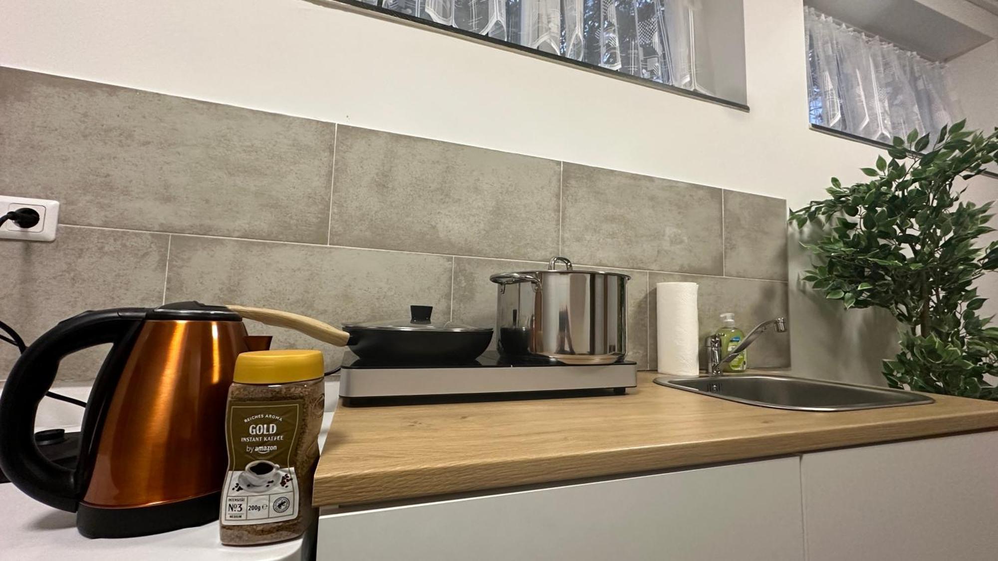 Schoene Hostel Mit Eigene Parking Netflix Youtube Nürnberg Exterior foto